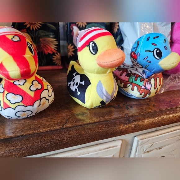 NEW Five Below Pop Soft Plush Duck Minis Blind Bag #Jeepers #Duck #Duck #Jeep - Picture 5 of 8